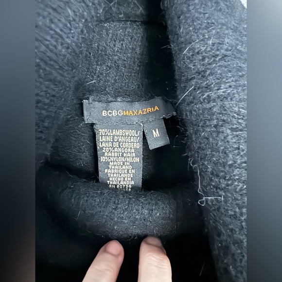 Vintage BCBG lambswool blend sweater - Picture 4 of 4